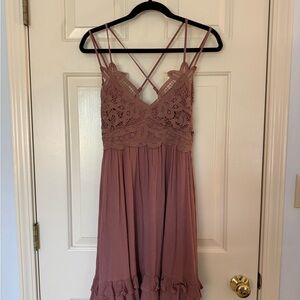 NWT Listicle Mauve Lace Trim Ruffle Dress – Size M